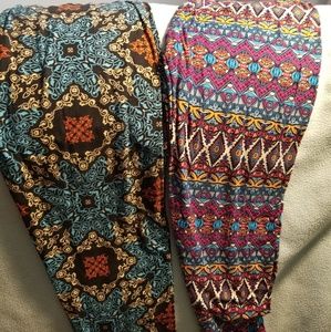 Leggings fits size 12 to 20 womens